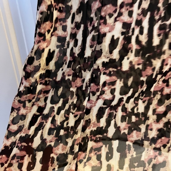 Size 10 (tag says 12) Anne Klein blouse fits smaller - Picture 3 of 3